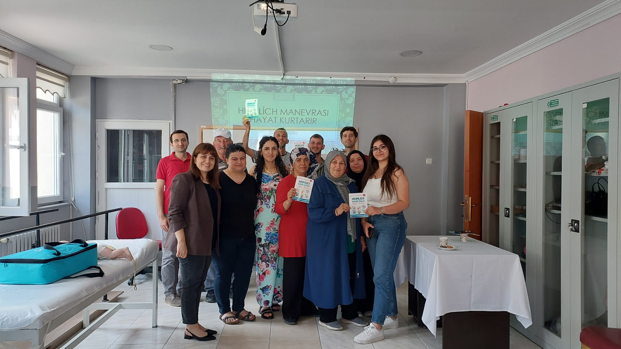 "Heimlich Manevrası Hayat Kurtarır "  Sosyal Sorumluluk Projesi Tamamlandı.